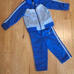 3T kids Nike blue sweatsuite